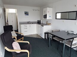 554 Moana Court Motel