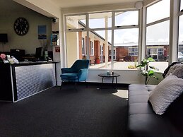 554 Moana Court Motel