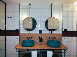 Stay at Hotel Steyne