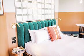 Stay at Hotel Steyne