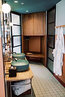 Stay at Hotel Steyne