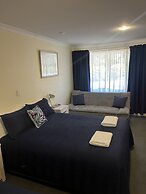 Emu Point Motel & Apartments