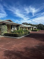 Emu Point Motel & Apartments