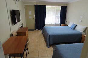 Emu Point Motel & Apartments