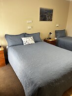 Emu Point Motel & Apartments