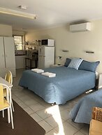 Emu Point Motel & Apartments