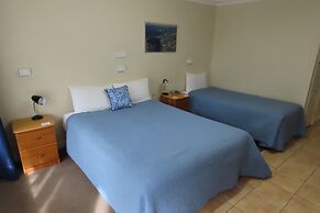 Emu Point Motel & Apartments