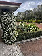 Emu Point Motel & Apartments