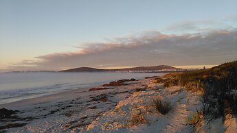 Emu Point Motel & Apartments