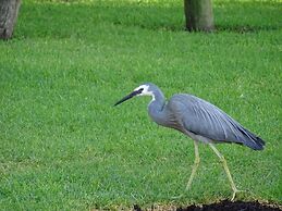 Emu Point Motel & Apartments