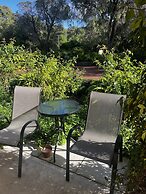 Emu Point Motel & Apartments