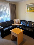 Emu Point Motel & Apartments