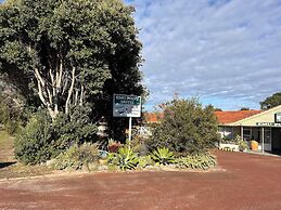 Emu Point Motel & Apartments