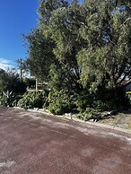 Emu Point Motel & Apartments