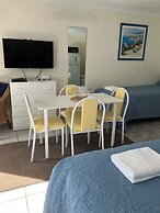 Emu Point Motel & Apartments