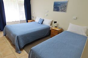 Emu Point Motel & Apartments