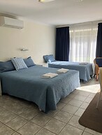 Emu Point Motel & Apartments