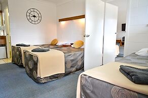 Byer Fountain Motor Inn, Holbrook