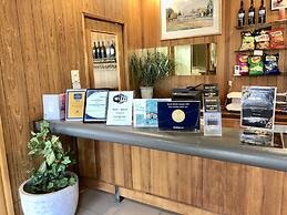 Byer Fountain Motor Inn, Holbrook