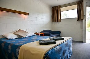 Byer Fountain Motor Inn, Holbrook