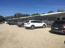 Byer Fountain Motor Inn, Holbrook