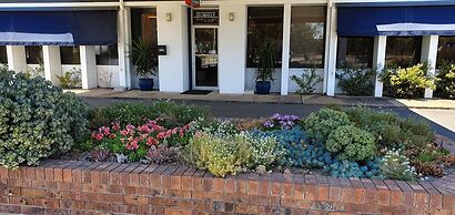 Byer Fountain Motor Inn, Holbrook