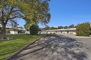 Byer Fountain Motor Inn, Holbrook
