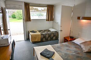 Byer Fountain Motor Inn, Holbrook