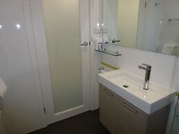 Golden Chain Tower Motor Inn