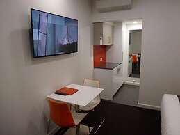 Golden Chain Tower Motor Inn