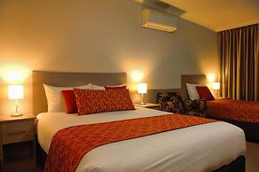 Golden Chain Tower Motor Inn