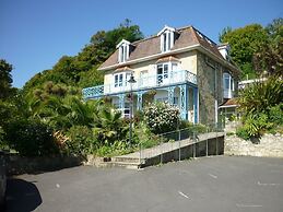 St Maur