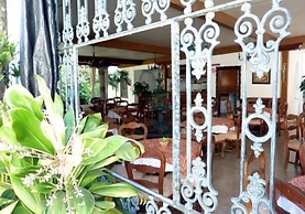 Hotel Bajo el Volcan