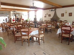 Hotel Bajo el Volcan