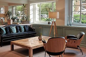 The Level at the Melia White House