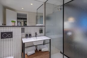 The Level at the Melia White House