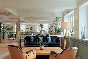 The Level at the Melia White House