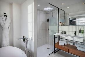 The Level at the Melia White House