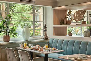 The Level at the Melia White House
