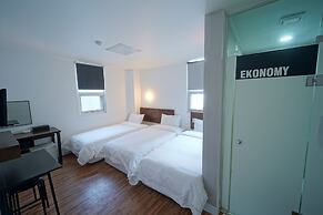 Ekonomy Haeundae Guesthouse