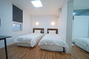 Ekonomy Haeundae Guesthouse