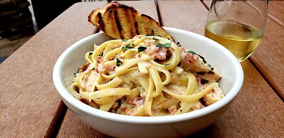 Hyatt Place at The Hollywood Casino / Pittsburgh - South