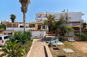 Hostal Illes Pitiüses