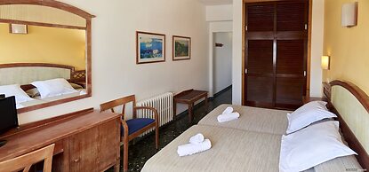 Hostal Illes Pitiüses