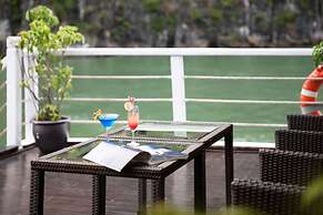 Halong Carina Cruise