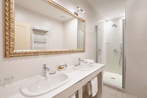 Piazza Heritage Hotel