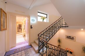 Piazza Heritage Hotel