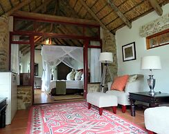 Woodbury Lodge - Amakhala Game Reserve