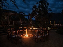 Woodbury Lodge - Amakhala Game Reserve