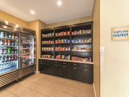La Quinta Inn & Suites by Wyndham Collinsville - St. Louis